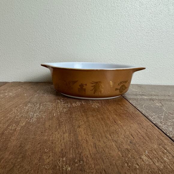 Pyrex Early American Gold Americana Motif #471‎ 1 pt Ovenware Casserole Dish - Picture 1 of 6